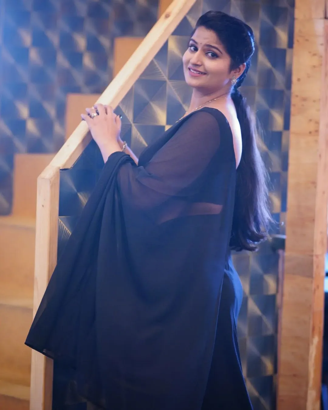 TELUGU TELEVISION ACTRESS RUPA MUGGALLA STILLS IN BLACK SAREE 7